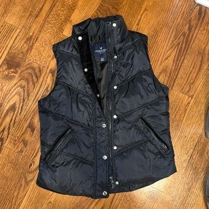 American eagle, women’s black vest